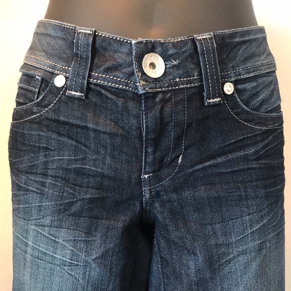 Guess premium daredevil bootcut. Deep indigo wash. Very dressy. - Picture 3 of 16
